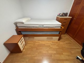 Habitación juvenil completa de madera cerezo
