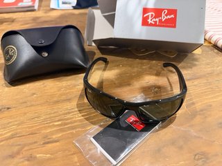 Gafas de sol Ray-Ban RB4149 negras