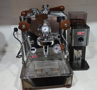 Cafetera espresso Lelit Bianca y Molinillo Lelit