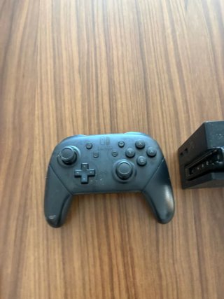 Nintendo Switch + Mando + FIFA + Cables