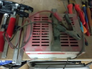 Cargador de Baterías Ferve F-102