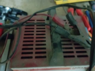 Cargador de Baterías Ferve F-102