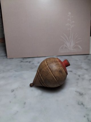 Peonza de madera antigua