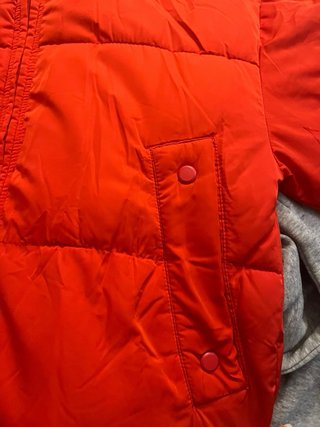 Chaqueta acolchada roja Bershka