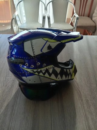 Casco moto y gafas motocross