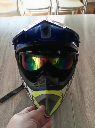 Casco moto y gafas motocross