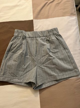 Pantalón corto de vestir a rayas