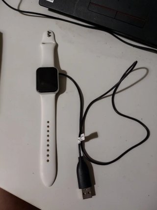 Smartwatch Blanco con Cargador USB
