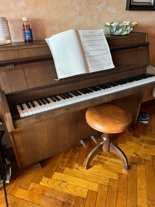 Piano vertical Zender