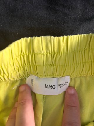 Pantalones cortos Mango amarillos