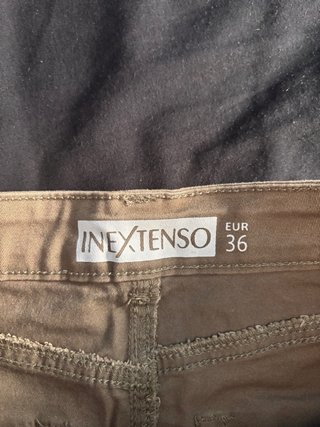 Falda verde militar In Extenso