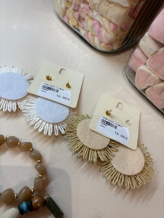 2 pares pendientes + 5 pulseras