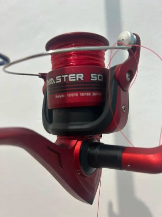 Canna da pesca a fondo con mulinello e valigetta