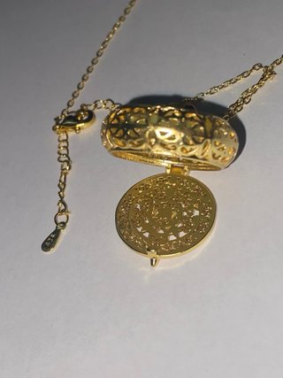 Collar con colgante de flor de loto