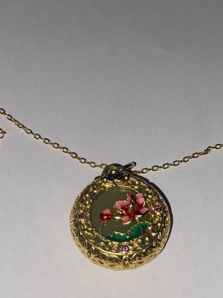 Collar con colgante de flor de loto