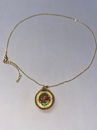 Collar con colgante de flor de loto