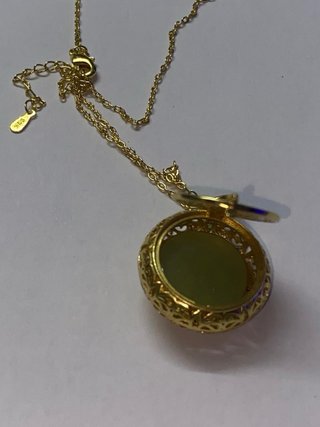 Collar con colgante de flor de loto