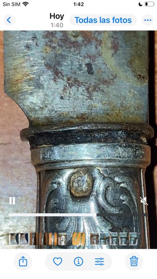 Lotti di 7 coltelli da tavola antichi in argento Meneses stile L