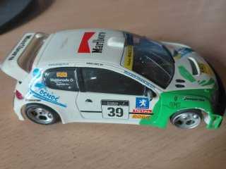 Peugeot 207 de scalextric con Chasis 3D