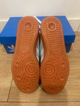 Adidas Spezial Beige y Azul
