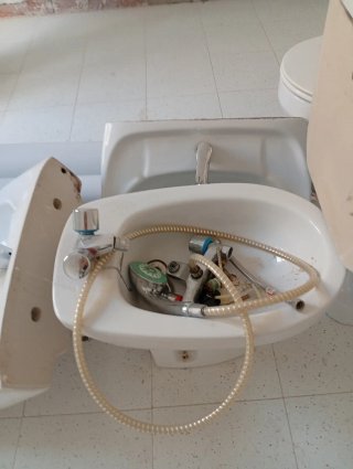 Accesorios de baño: lavabo, inodoro y bidé