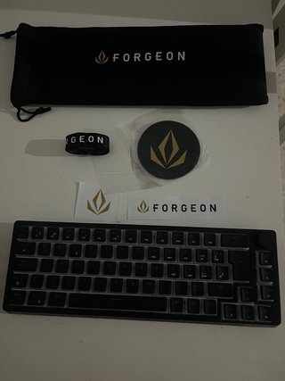 Teclado Gaming Forgeon Clutch 60% RGB