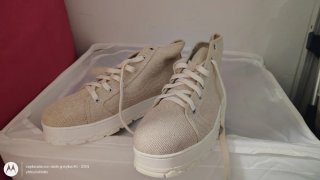 Zapatillas Zara Beige y Blancas