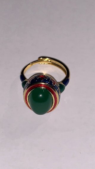 Anillo ajustable con piedra natural verde