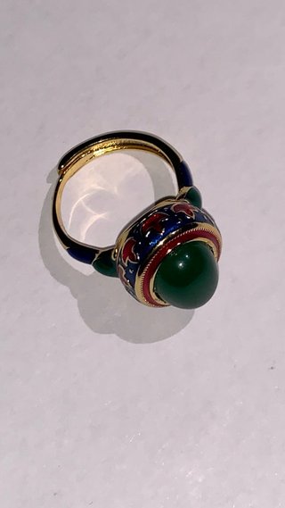 Anillo ajustable con piedra natural verde