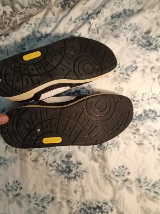 Zapatillas Lacoste Blancas y Negras