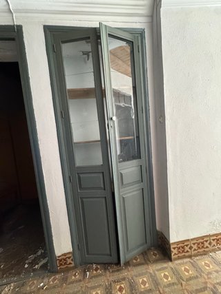 2 juegos de 2 puertas de chineros de madera