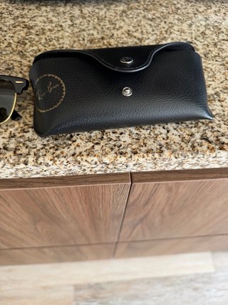Óculos de Sol Ray-Ban Clubmaster Preto Dourado