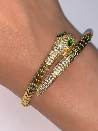 Pulsera Serpiente Dorada con Circonitas Verdes
