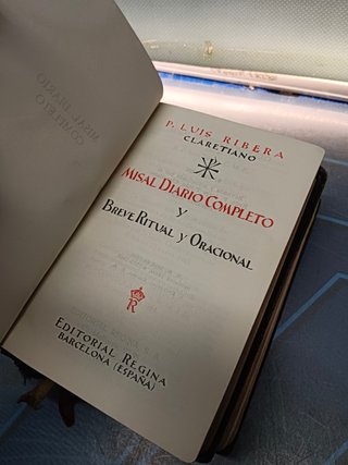 Dos Misales en buen estado