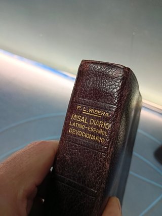 Dos Misales en buen estado