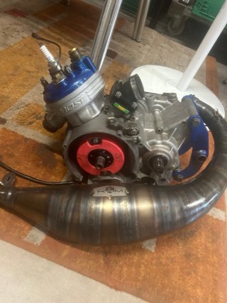 Motor AM6