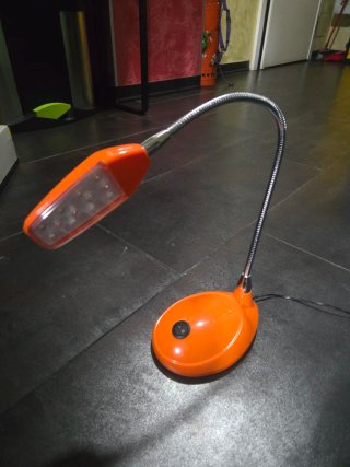 Lampada da tavolo snodabile a corrente ❗-40%❗