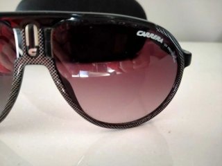 Gafas de sol Carrera negras y plateadas