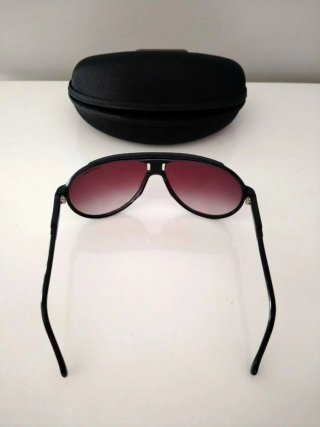 Gafas de sol Carrera negras y plateadas