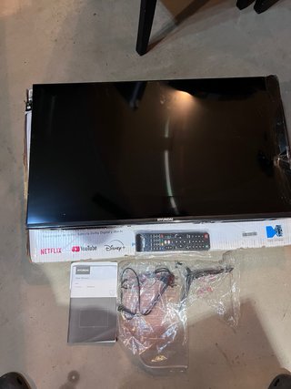 TV Hyundai HTV3200A 32" (Avariada/Peças) + Comando