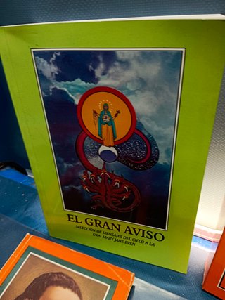 12 libros,  eclesiásticos, religiosos, diferentes editoriales