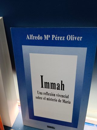 12 libros,  eclesiásticos, religiosos, diferentes editoriales