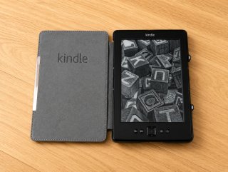 Kindle 4 con funda