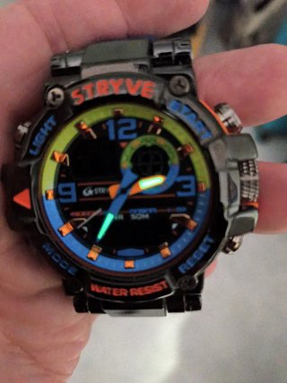 Reloj Deportivo STRYVE S8025
