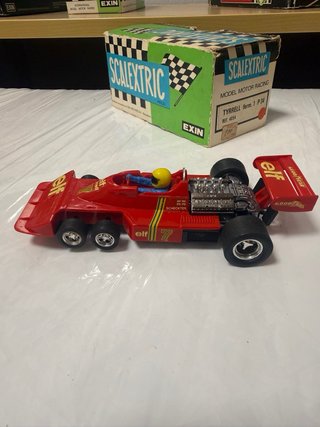 Scalextric Tyrrell P34 6 Ruedas Elf, Rojo Oscuro.