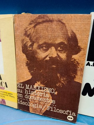 4 libros sobre Karl Marx, buen estado
