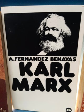 4 libros sobre Karl Marx, buen estado