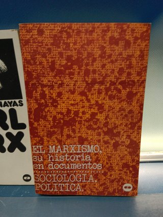 4 libros sobre Karl Marx, buen estado