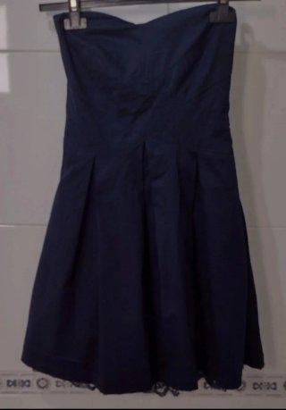 Vestido azul marino Bershka palabra de honor