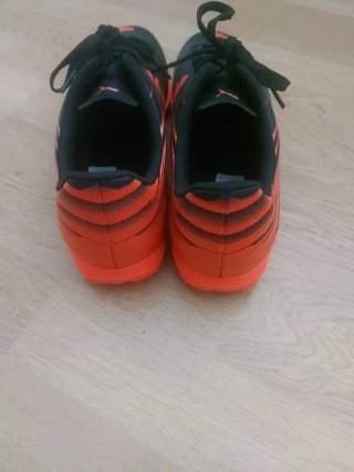 Deportivas Fútbol Sala Puma Negras Naranja